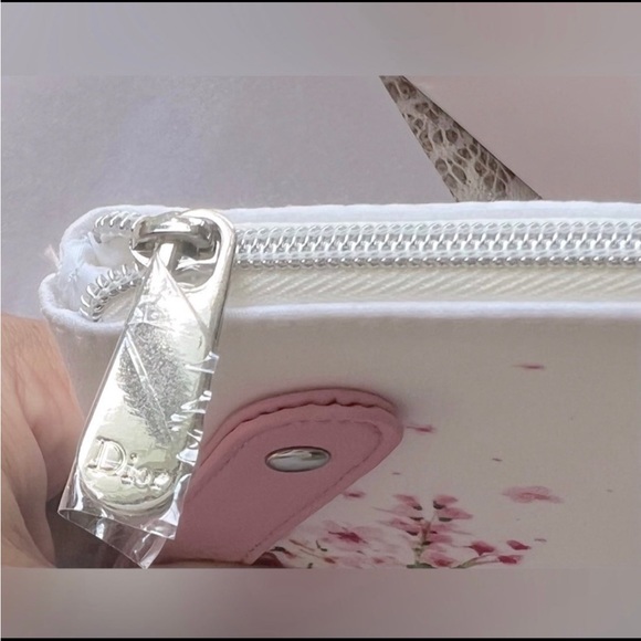 🎀 Miss Dior limited edition Floral Cosmetic Makeup Clutch Bag🎀 - Picture 10 of 17
